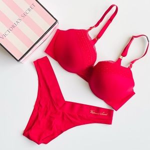 NWOT 34D Victoria’s Secret red bra